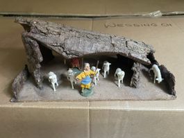 Stall mit Hirte und Schafen