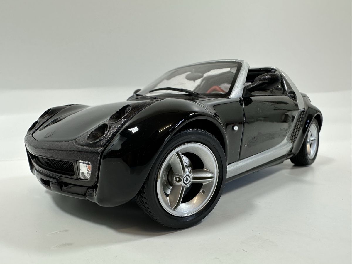 Bburago Modellautos: Smart Roadster 1:18, schwarz, BBURAGO – Gebraucht aus Zofingen von rf9_x2xt