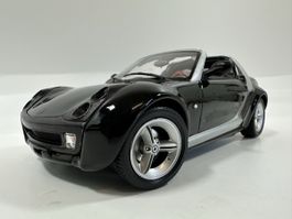 Smart Roadster 1:18, schwarz, BBURAGO 