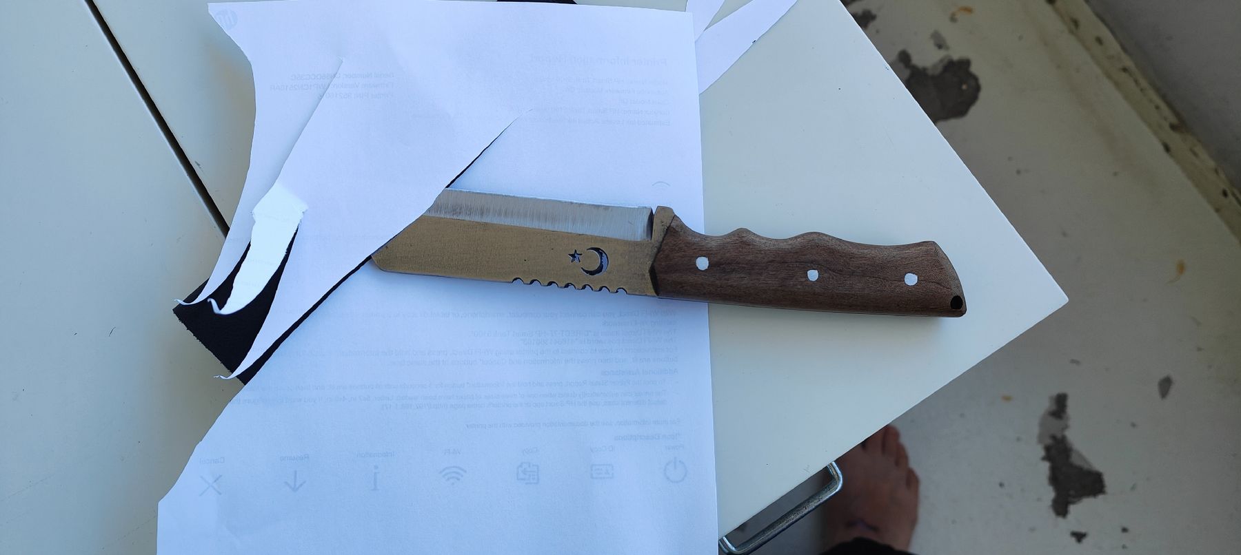 Accessoires: Neuwertiges Hackmesser mit Holzgriff und Lederscheide! – Neuf avec emballage d'origine à St. Margrethen SG par Duezenli61 5