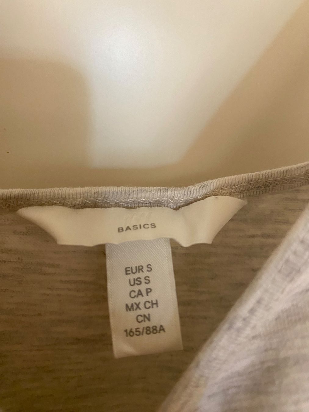 H&M Tops: Top H&M Grösse S – Gebraucht aus Cham von Eliissa 1