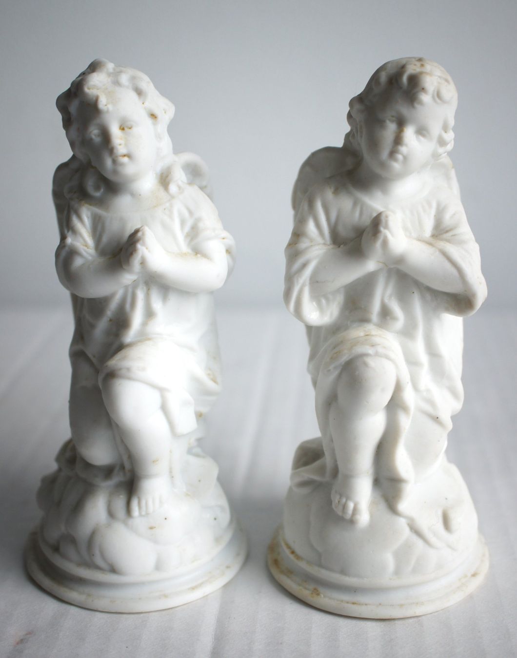 Figuren: Zwei sehr alte Schutz-Engel um 1900 – Gebraucht aus Kriens von 1mars10