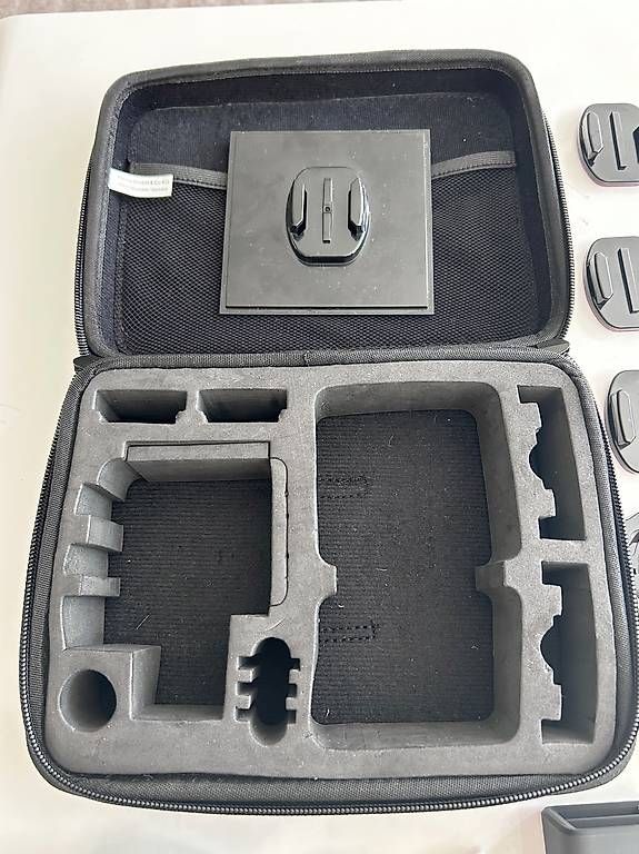 Gopro Action Cam: GoPro Hero 6 Black + accessoires & mallette – Usato da Fully venduto da submedia 4