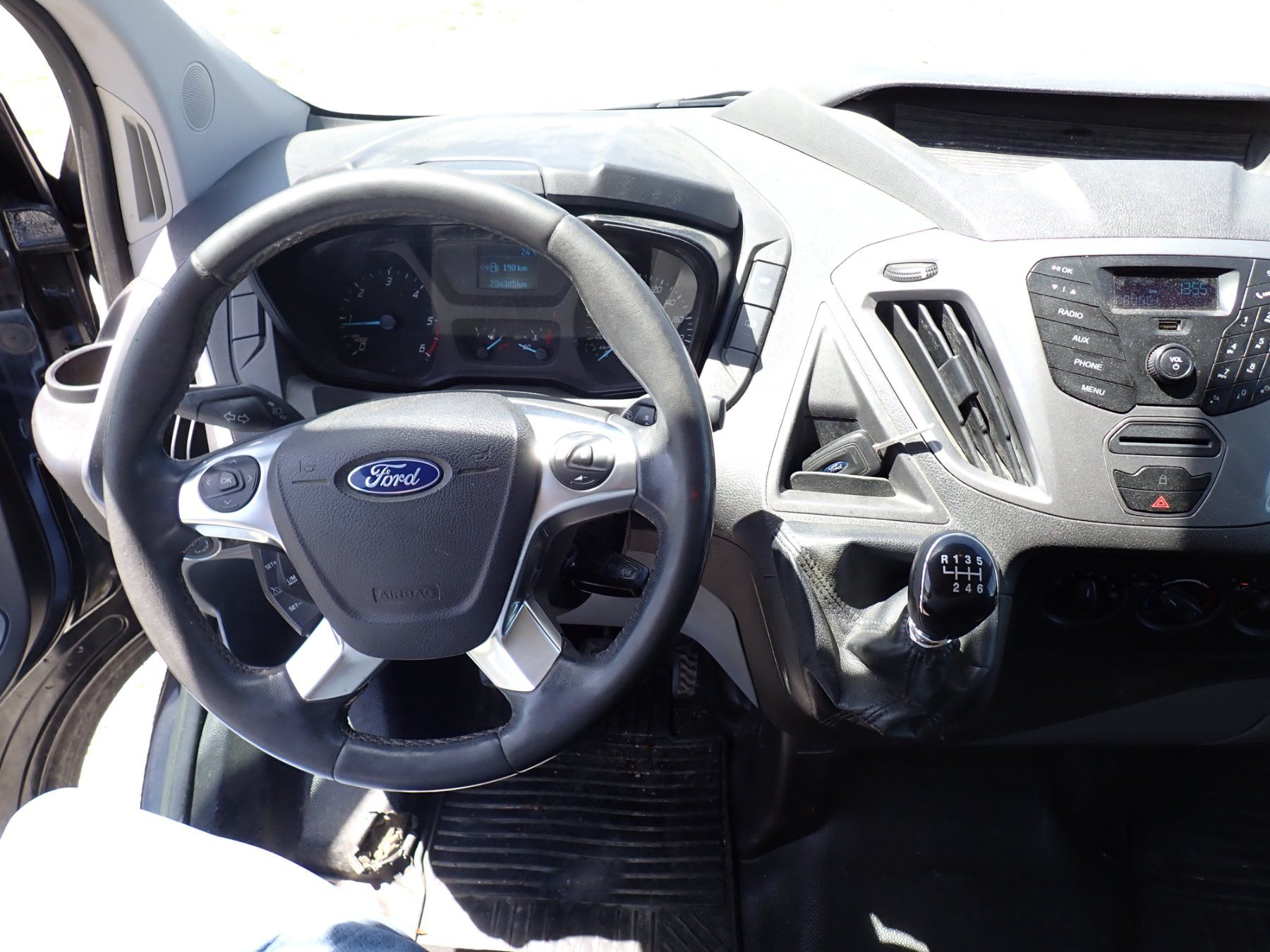 Ford Nutzfahrzeuge: Ford Transit Custom – Gebraucht aus Fribourg von OFAIL 6