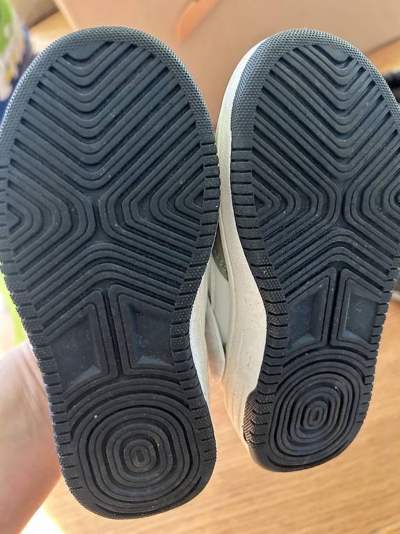 Scarpe per ragazzi: Schuhe Victory Grösse 24 – Usato da Seon venduto da Aberhallo3 3