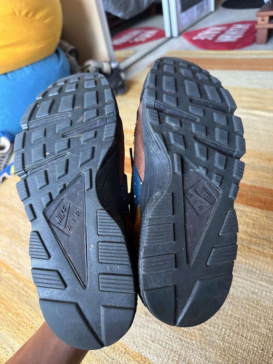 Nike Scarpe da uomo: Nike Huarache Fire Camp – Nuovo (secondo la descrizione) da Villars-Burquin venduto da Iliasso 4