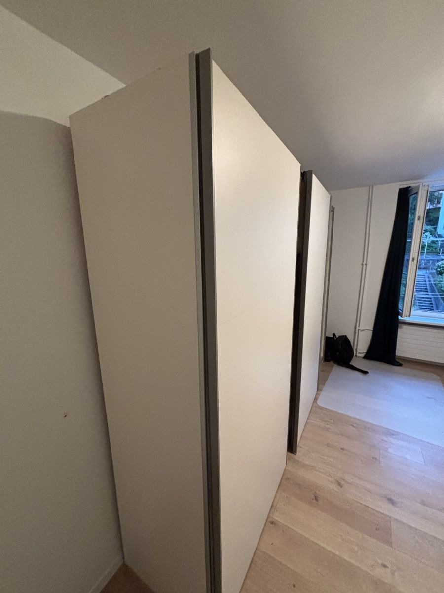 Armadi: Grosser Schrank mit Schiebetüren – Usato da Emmenbrücke venduto da rob_9wkj 2