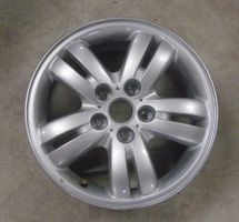 Eine Hyundai Alufelge 52910-2E220