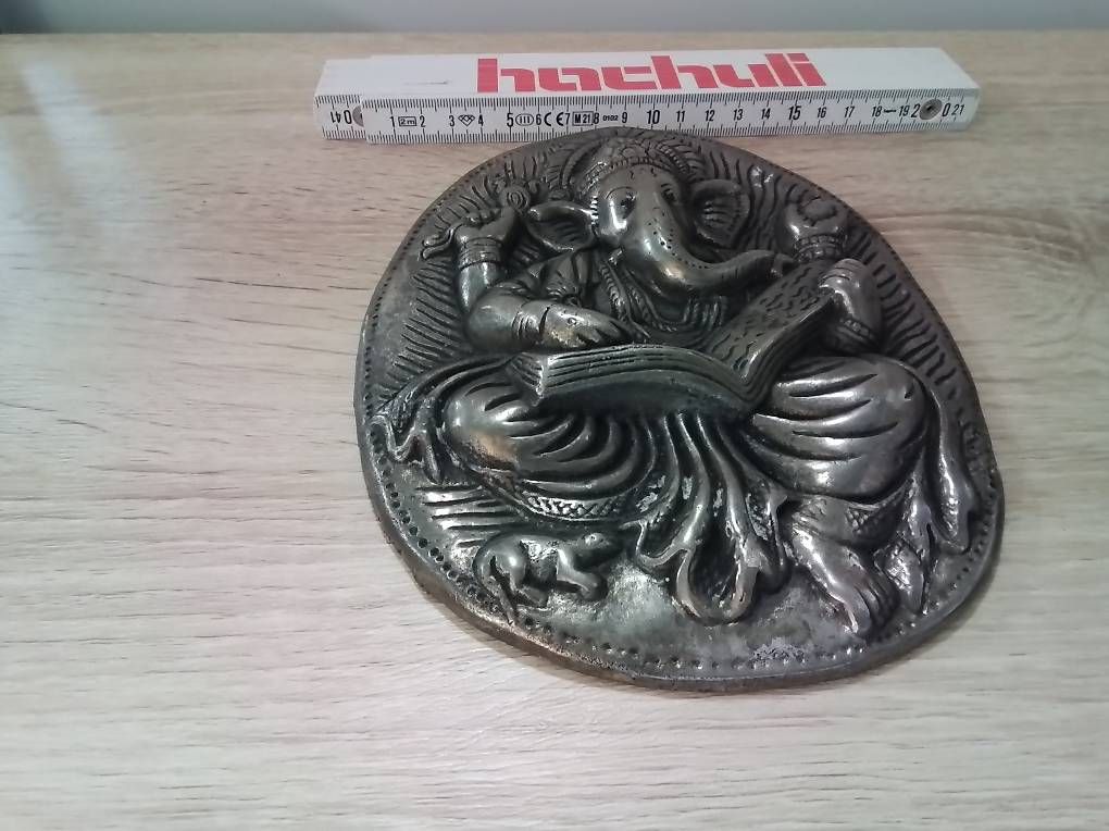 Tutte le decorazioni: Ganesha Walldecor Metall silberfarbig – Usato da Zofingen venduto da Loop_ReSale 4
