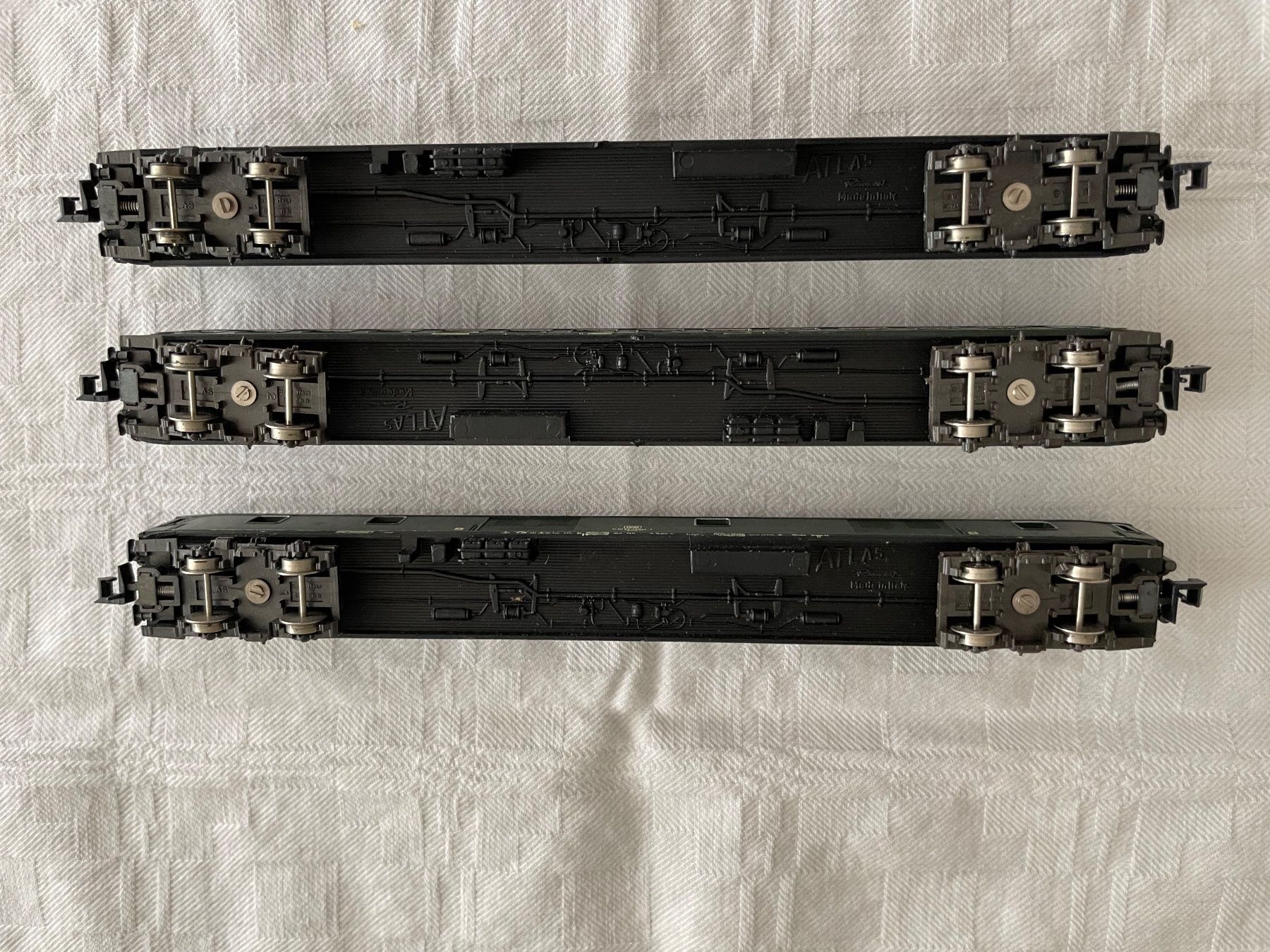 Modelleisenbahnen: Modellbahn ATLAS Spur N  3. Wagen DB – Gebraucht aus Rorschach von Karotten 5