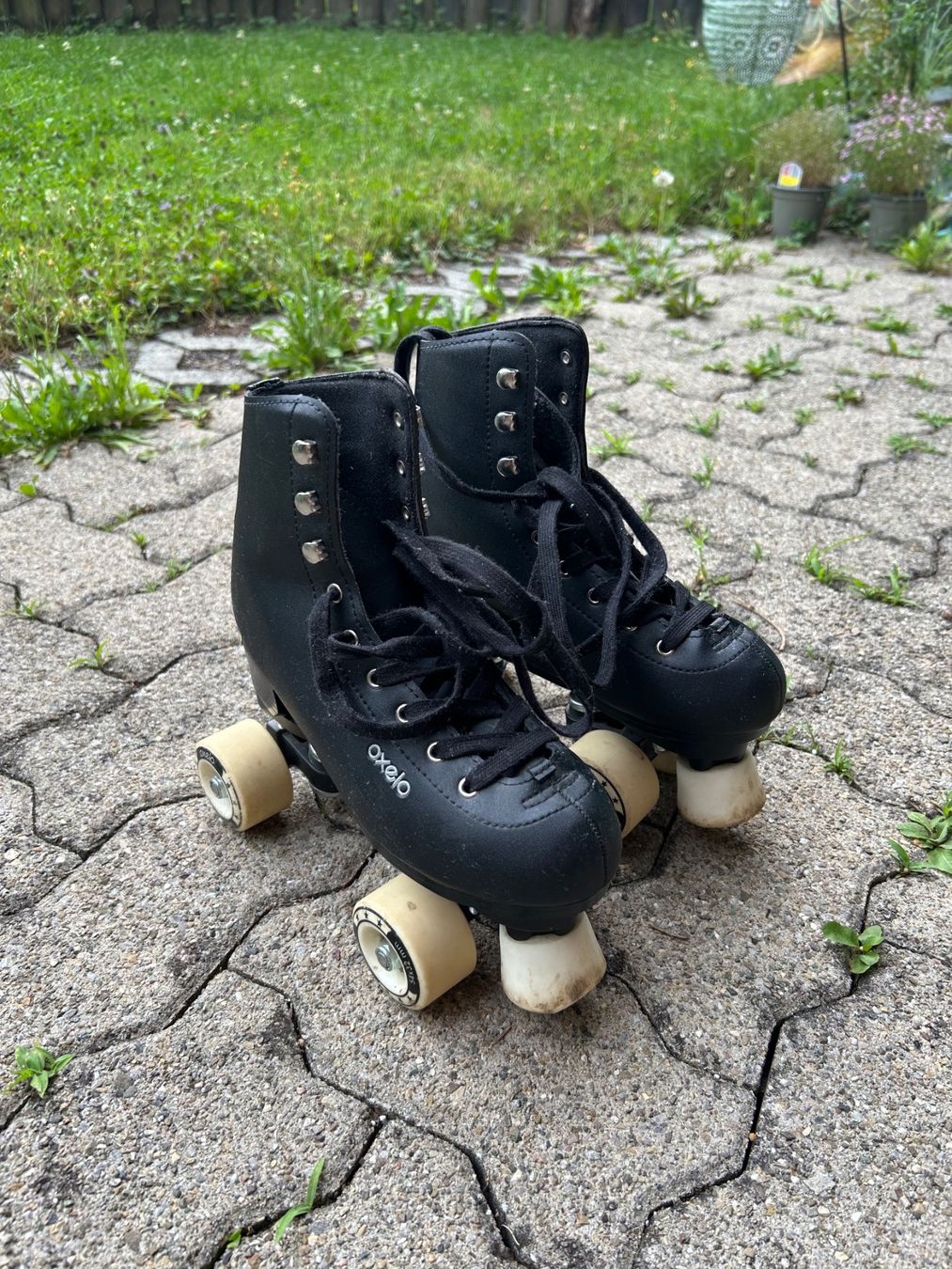 Decathlon Inline-Skating & Rollschuhe: Rollschuhe Gr. 37 (schwarz) – Gebraucht aus Schwerzenbach von Herbstzauber