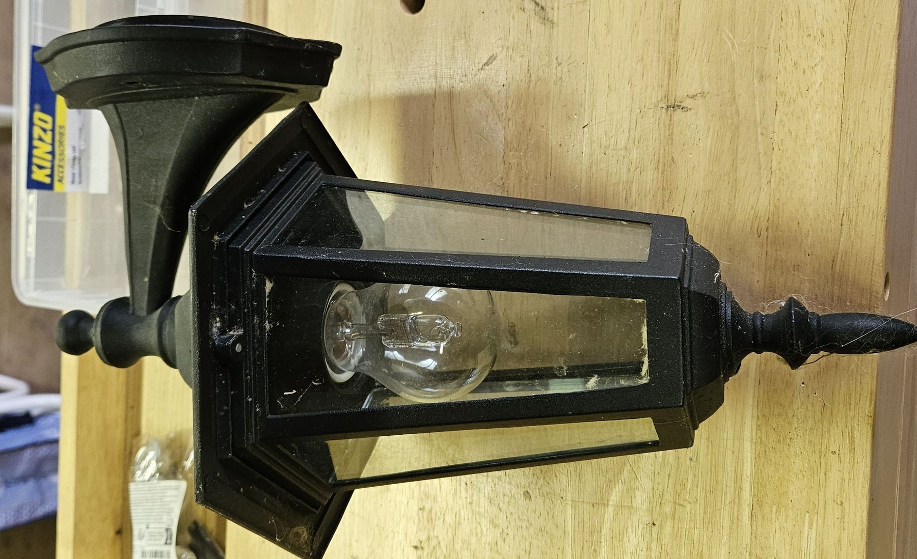 Lampade: Wandlampe aussen schwarz mit Leuchtmittel gebraucht – Usato da Urnäsch venduto da Maschu5