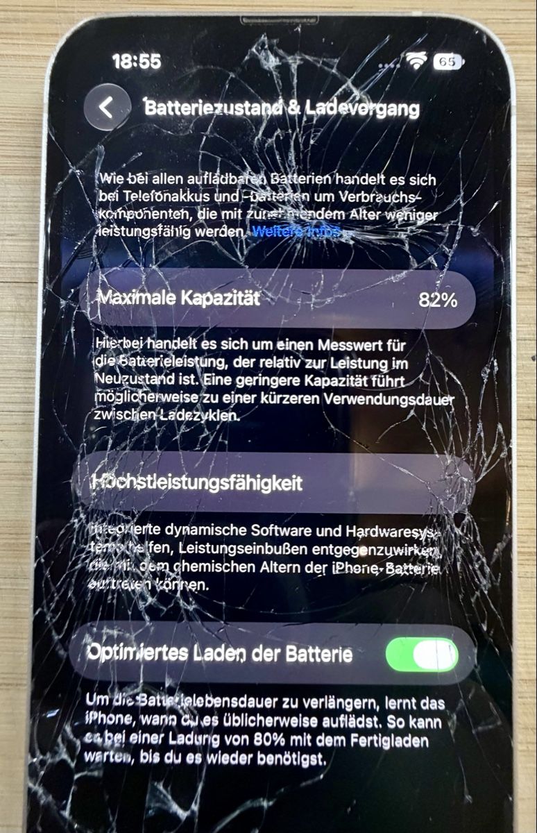 Apple Handys / Smartphones: Apple iPhone 13, Glas defekt – Defekt aus Reinach AG von sabaton63 3