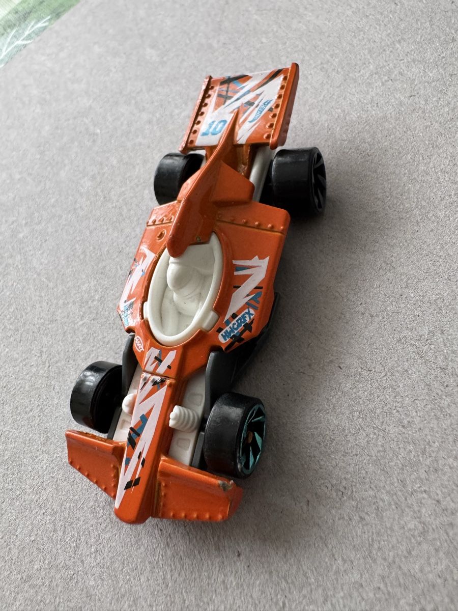 Hot Wheels Modellini d'auto: Hot Wheels Formel-Rückblick Orange 2016 – Usato da Losone venduto da aid_jg59 2
