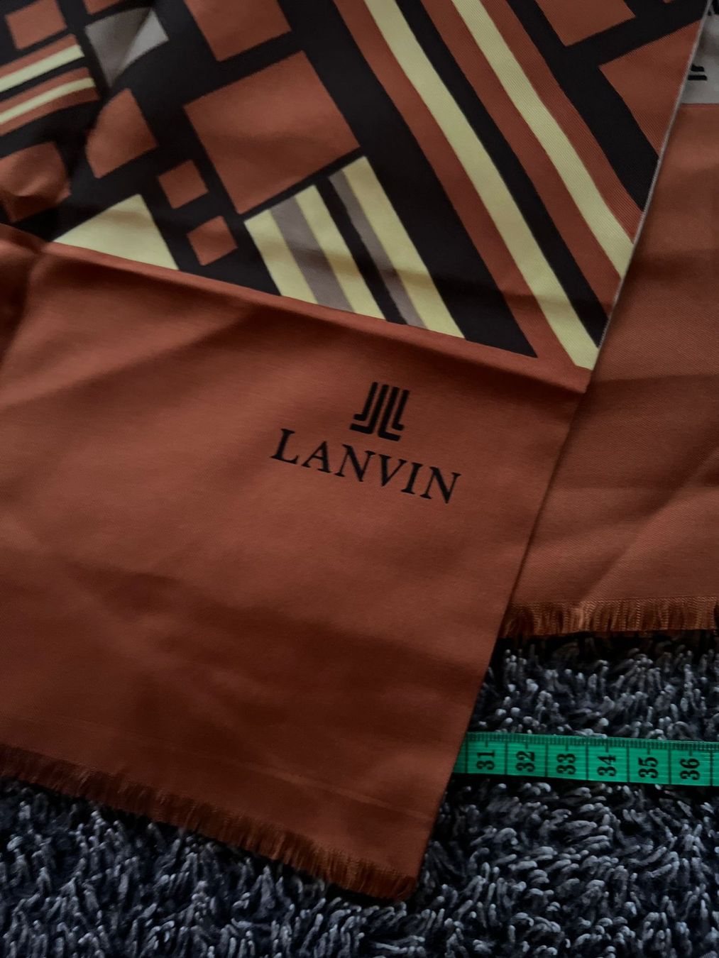 Lanvin Foulards, Tücher & Schals: Lanvin Paris Seidenschal Double Face 130 cm – Gebraucht aus Winterthur von Dejv 3