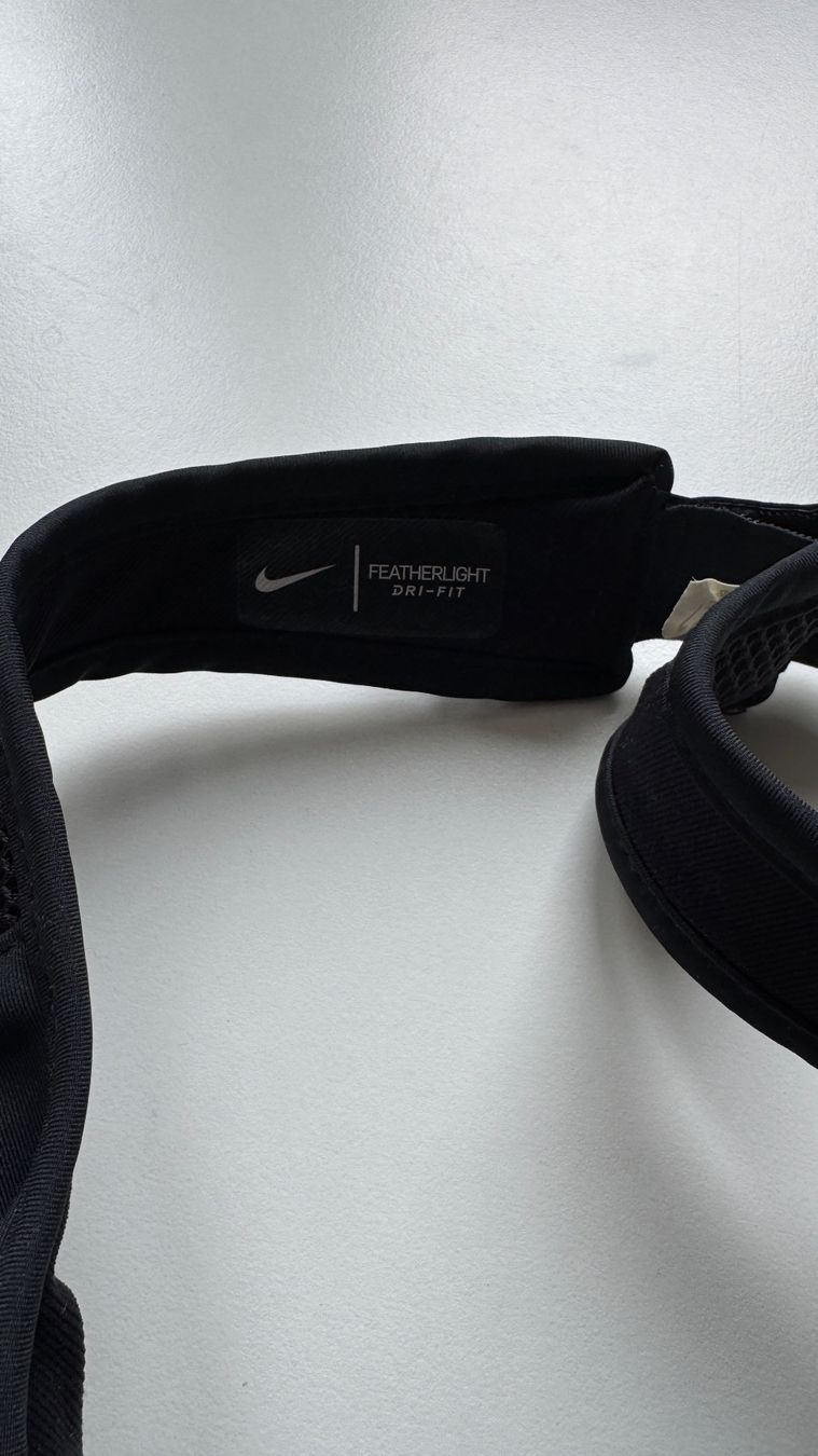Nike Chapeaux, bonnets & casquettes: Nike Sporthut Visor Featherlight Dri-Fit schwarz – D'occasion à Luzern par Ecila007 1