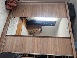 Kleiderschrank mit Spiegeltüren, Holzdekor, fast neu, CH