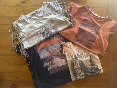 4 T-Shirts Damen verschiedene Designs Größe S/1xgrösse 40