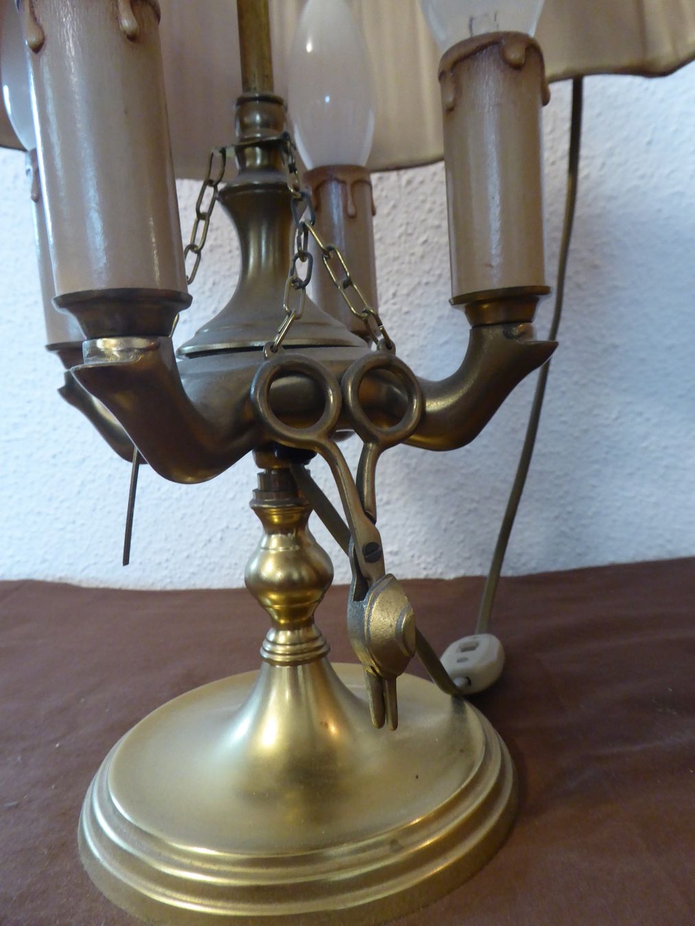 Lampade: Tischlampe Messing mit rotem Schirm gebraucht – Usato da Stadel venduto da alb57 1