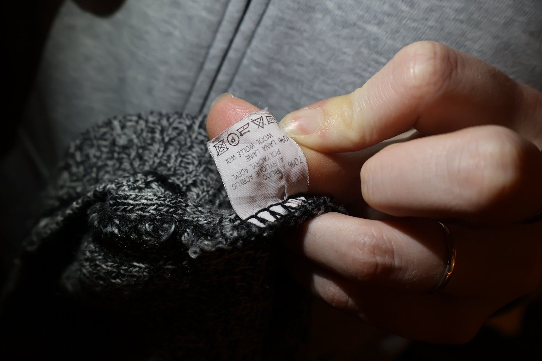 Maglioni & Felpe: Vintage Grauer Strick Rollkragenpullover – Usato da Winterthur venduto da _lxeah 3