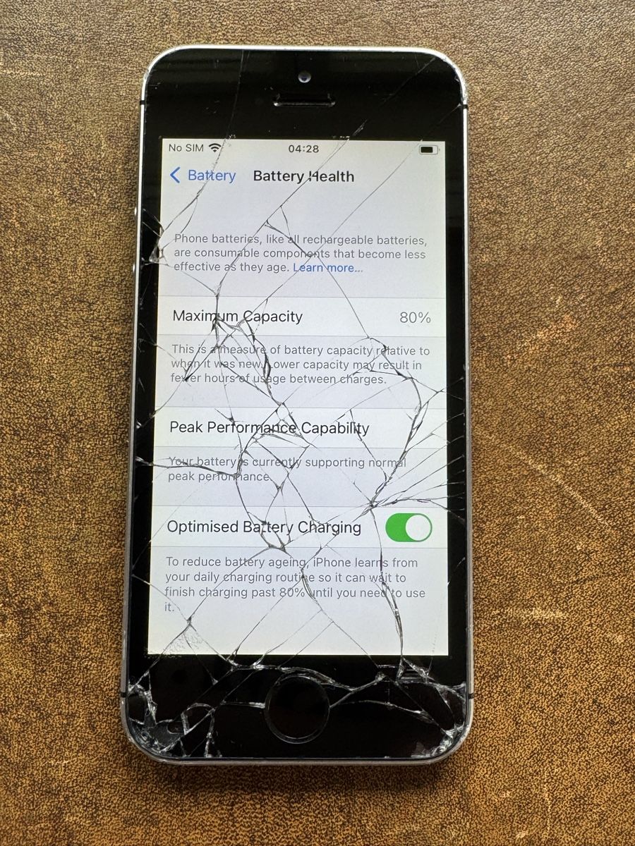 Apple Handys / Smartphones: Iphone SE 64GB – Gebraucht aus Rapperswil SG von kri_jbc2 3