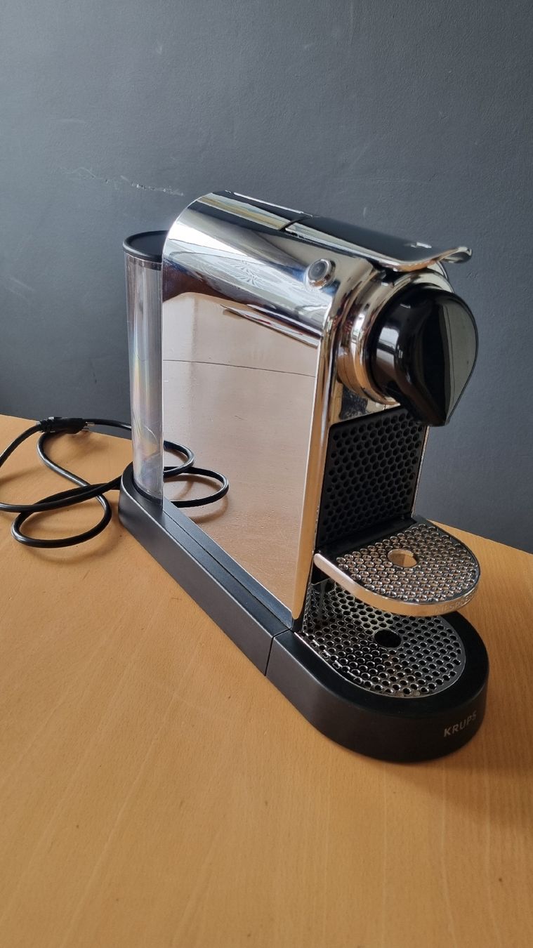 Krups Machines à café & Machines à expresso: Machine à café Nespresso Krups – Défectueux à Bulle par Niko1630