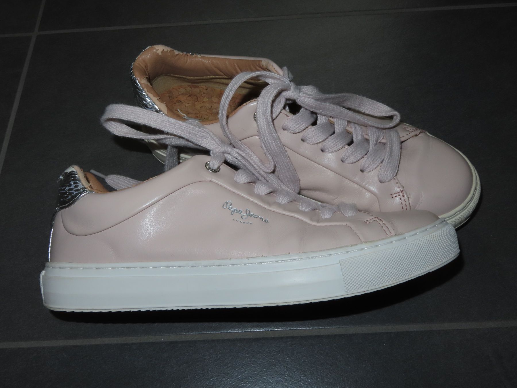 Pepe Jeans Scarpe da donna: PEPE Jeans schöne Leder-Sneaker Gr.38 – Usato da Wallenried venduto da Asyano