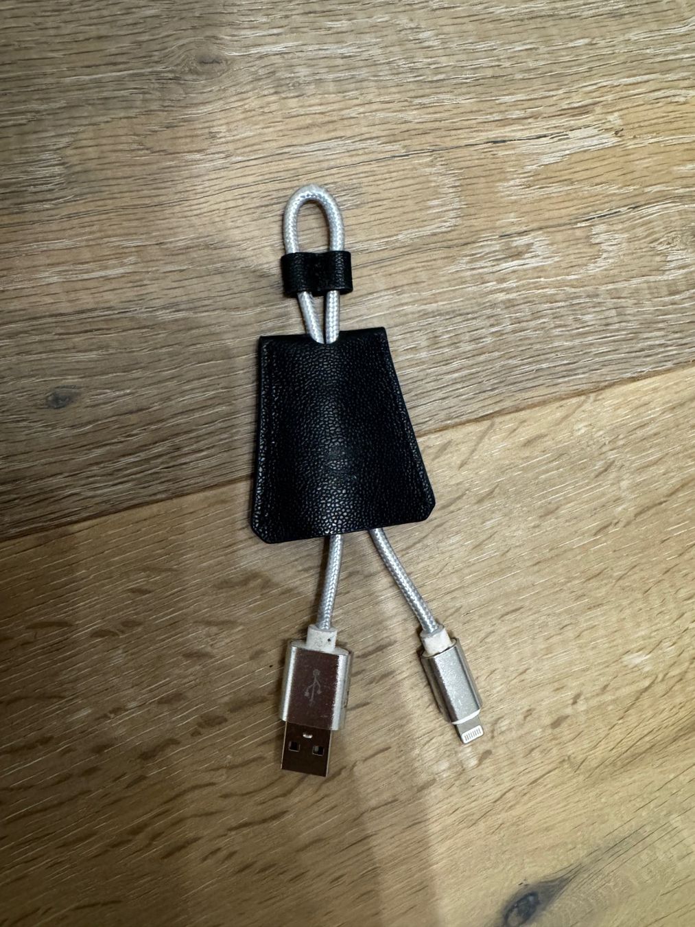 Apple Cavi: Original MCM Iphone charging cable – Usato da Wangen SZ venduto da Rol_20 1