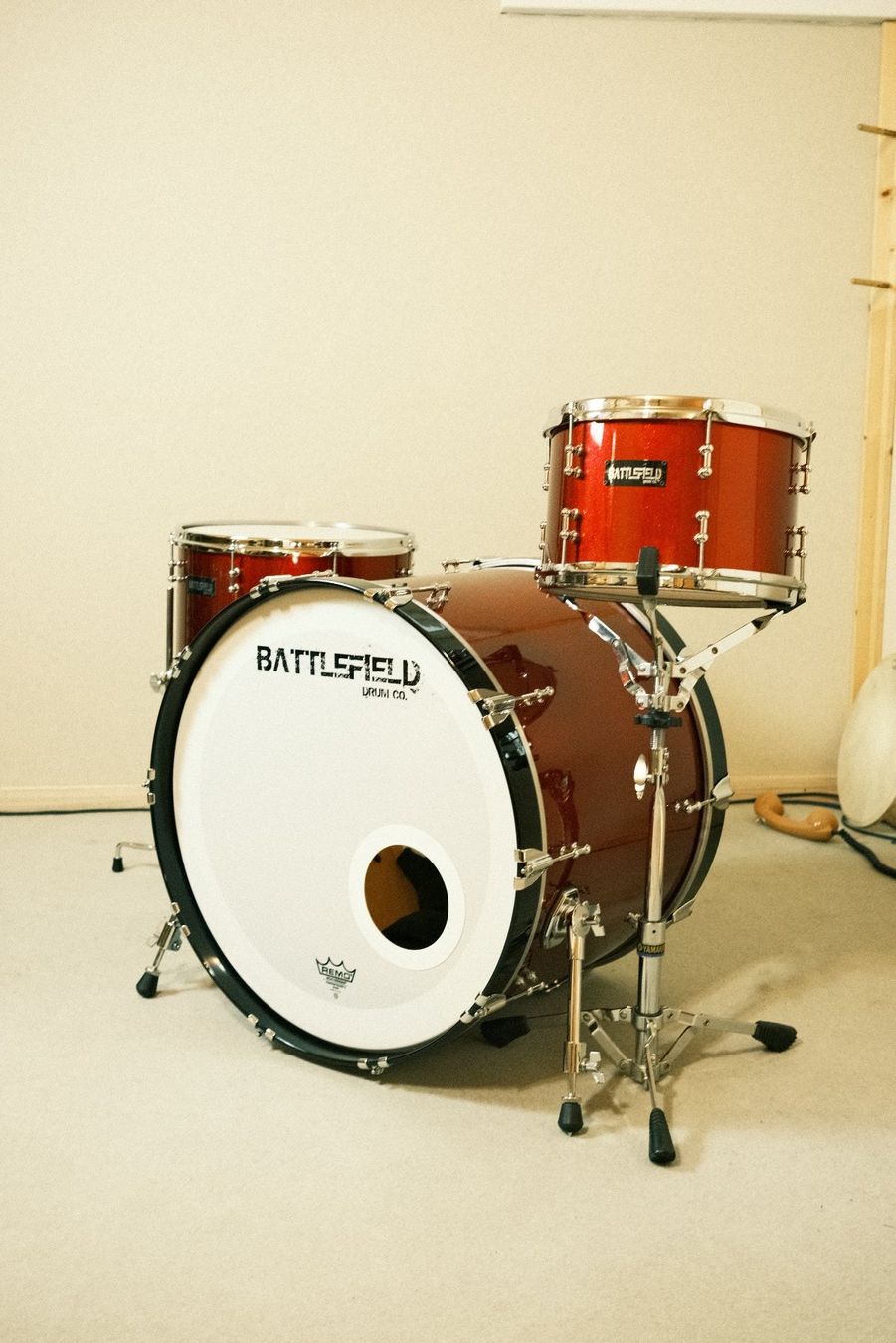 Strumenti musicali: Drumkit - 24", 12", 16" - Battlefield USA Custom Drums – Usato da Villars-Burquin venduto da loricmat