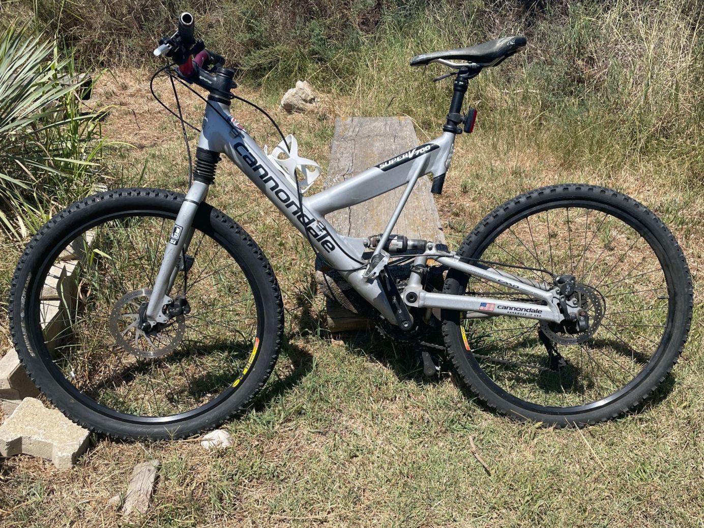 Cannondale Biciclette: Canondale vélo homme SuperV 700 – Usato da St-Sulpice VD venduto da ME22