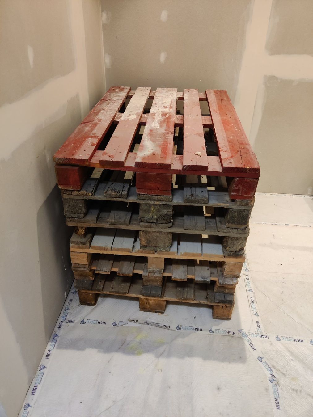 Paletten: Gebrauchtes Palett – Gebraucht aus Volketswil von mar_c5pv