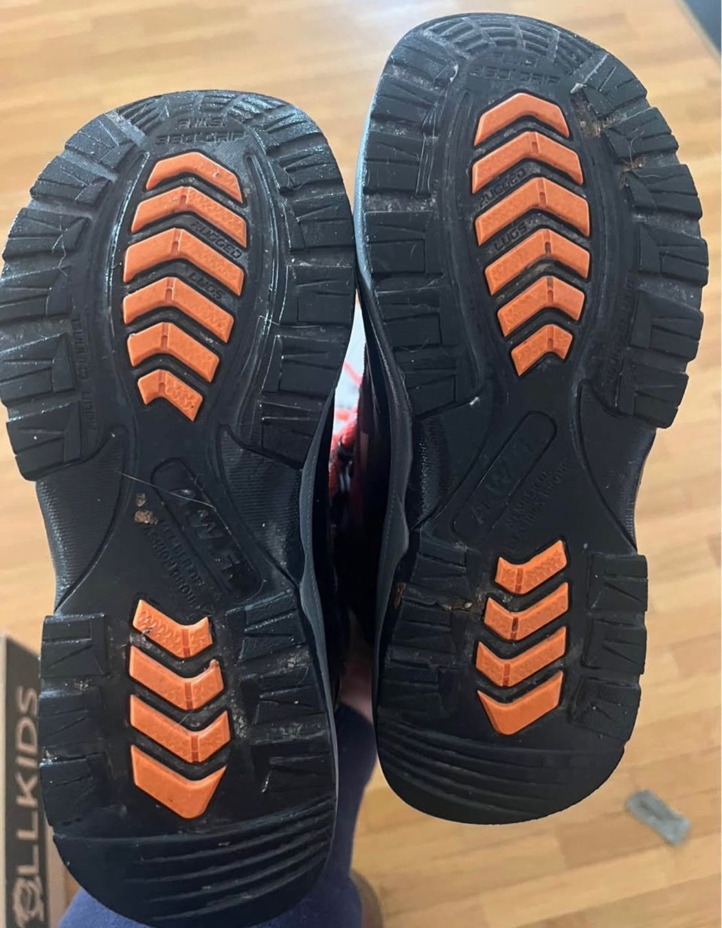 Icepeak Scarpe per ragazzi: Kinder Wanderschuhe Gr .32 icepeak – Usato da Horgen venduto da MVictoria 2