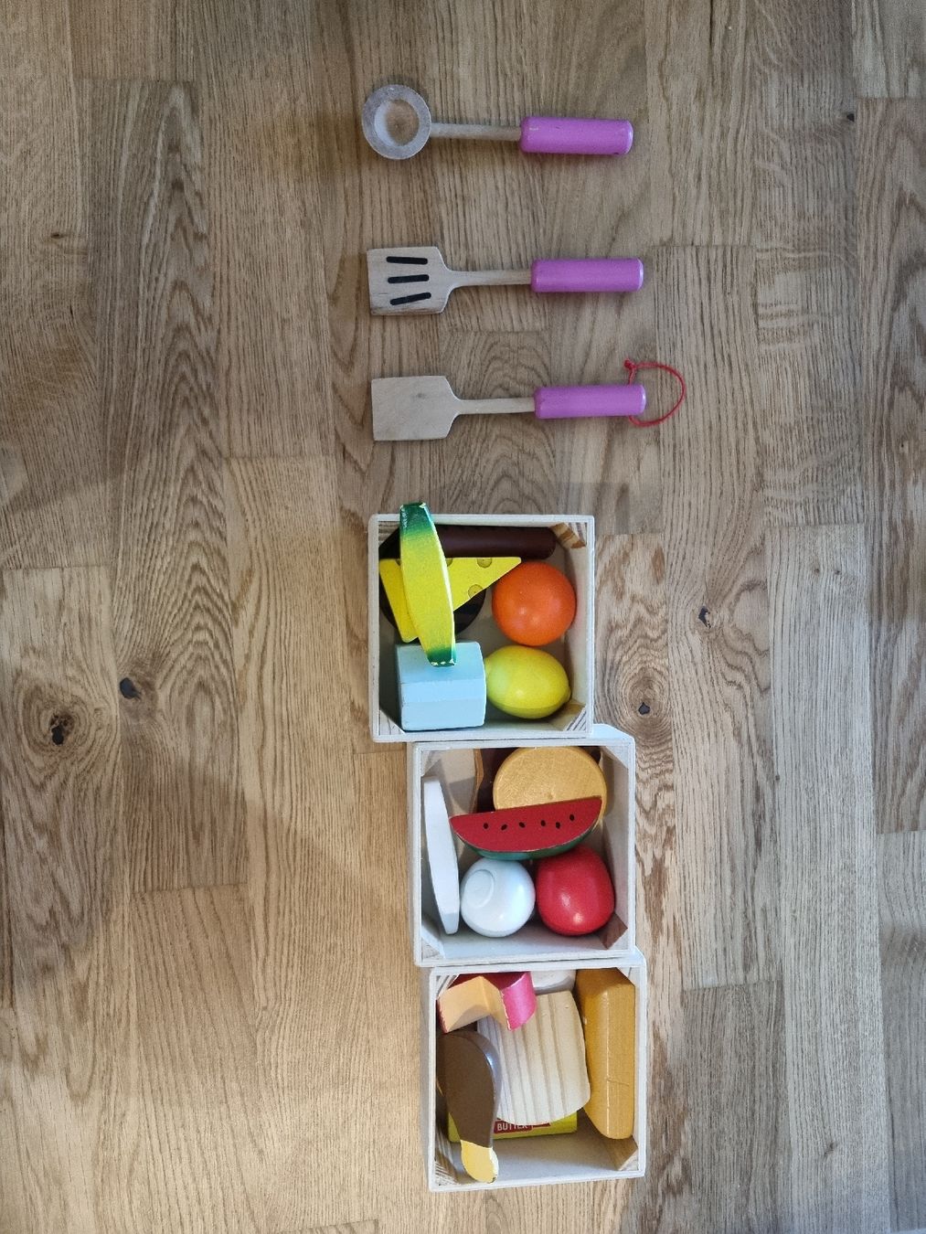 Spielzeuge: Kinderküche mit Zubehör – Gebraucht aus Rümlang von mic_pb6d 4