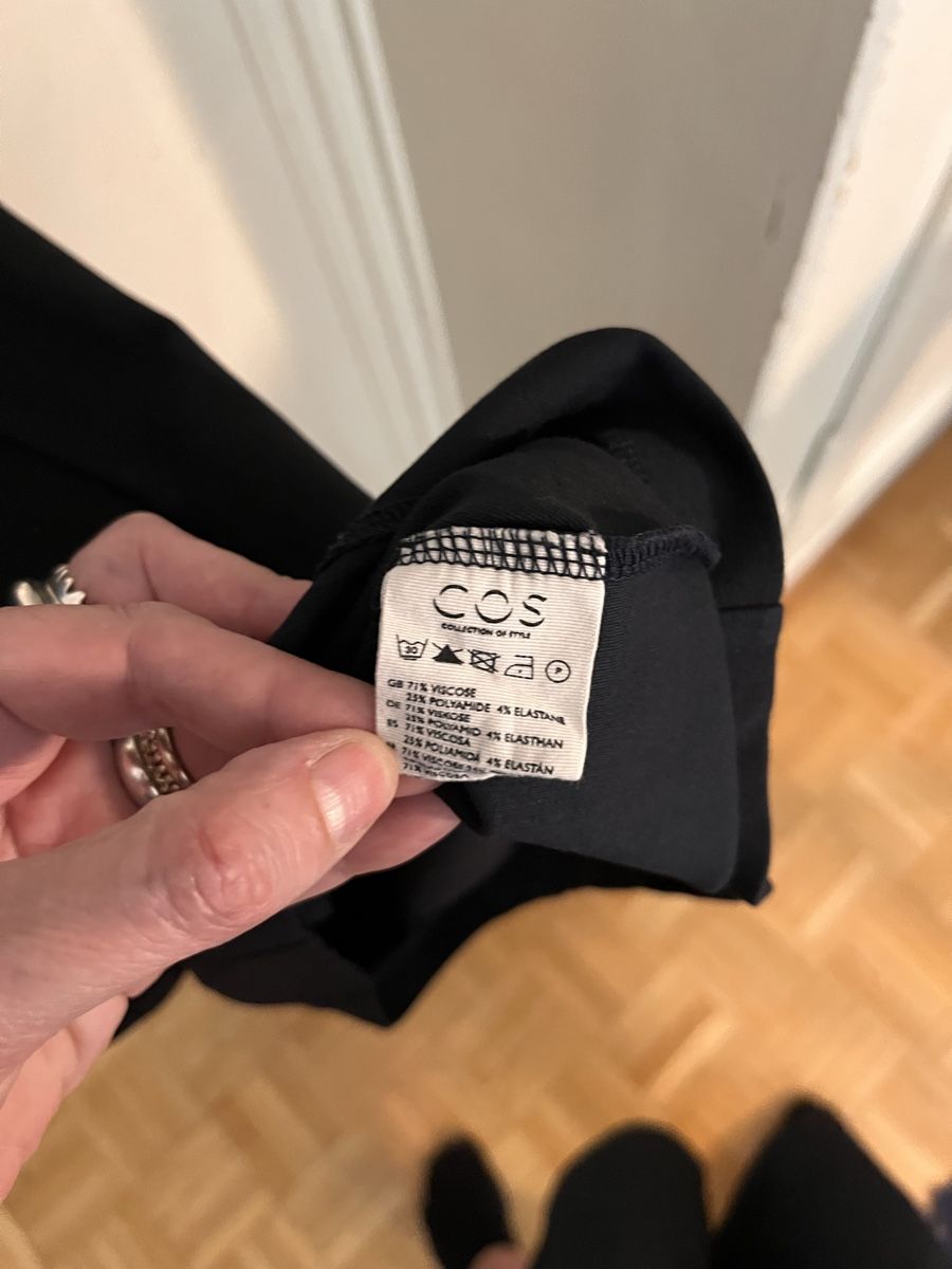 Cos Robes: Cos Etui Kleid – D'occasion à st. gallen par jefesmith 3