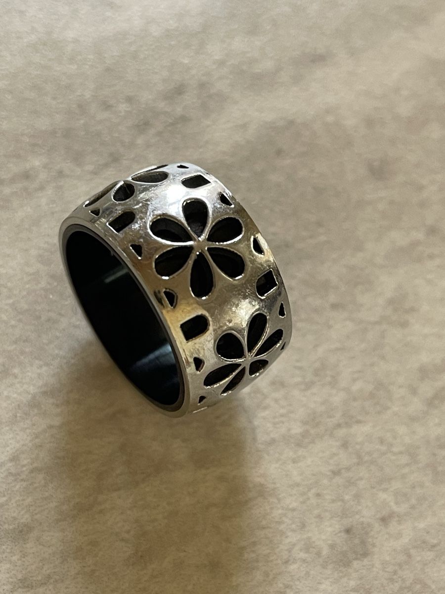 Ringe: Schöner Ring aus Chromstahl  – Gebraucht aus Flawil von Naphtali