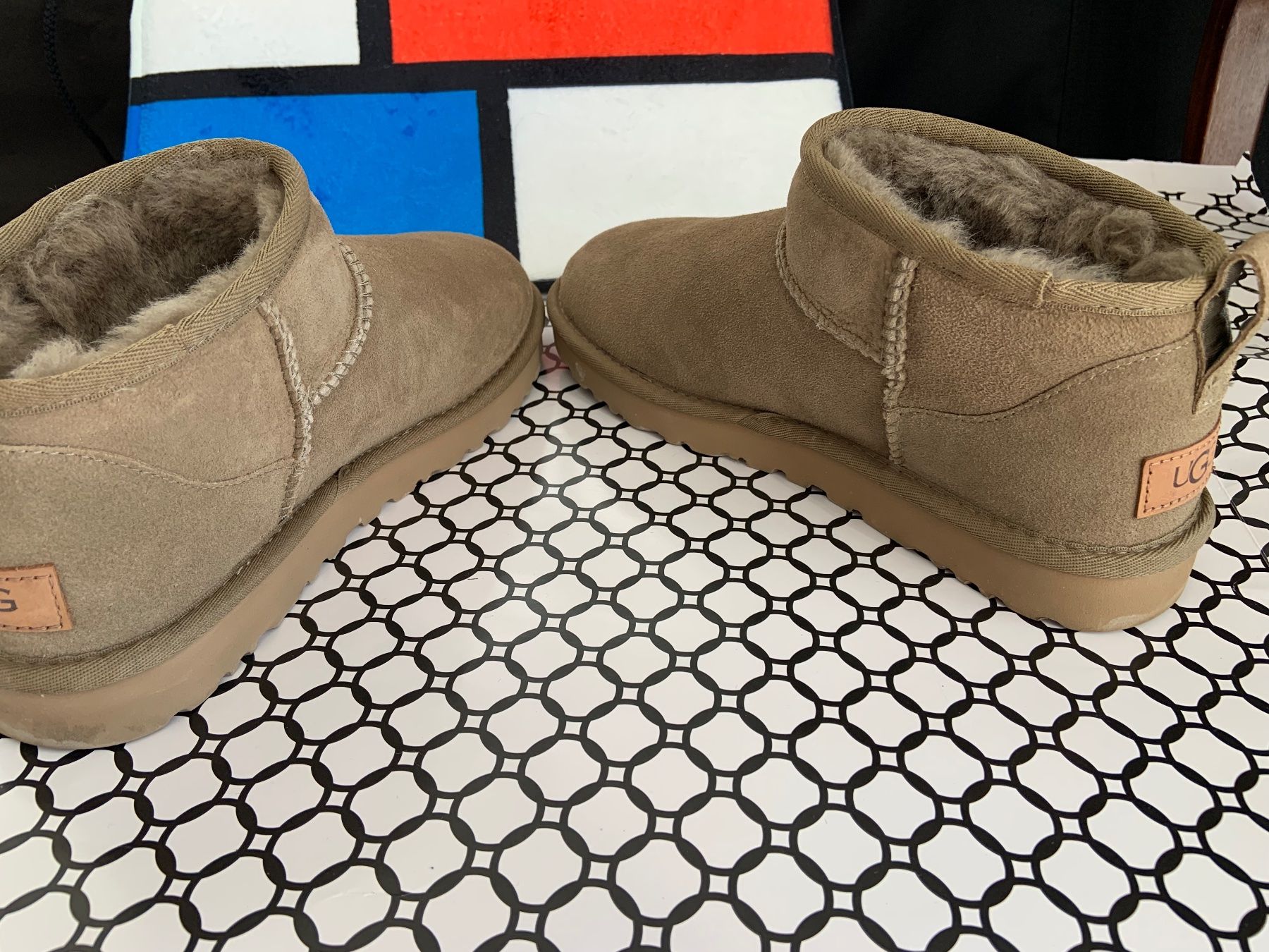 Ugg Scarpe da donna: Ugg Ultra Mini, olive/alp braun, Gr. 38 – Usato da Niederteufen venduto da mix18 3