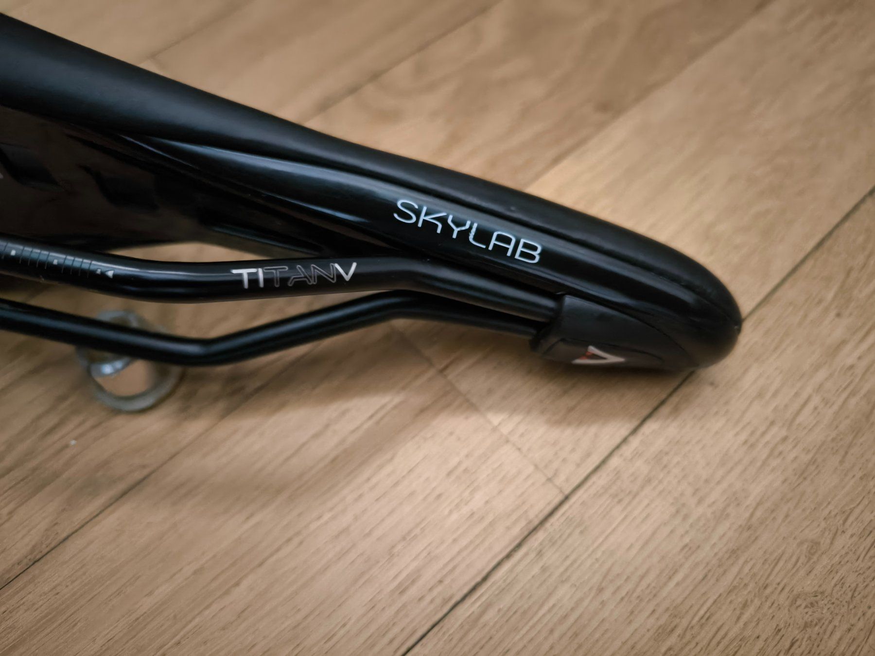 Pezzi di ricambio: Astute Skylab VT Sattel, TITANV – Nuovo (secondo la descrizione) da Basel venduto da soolek 3