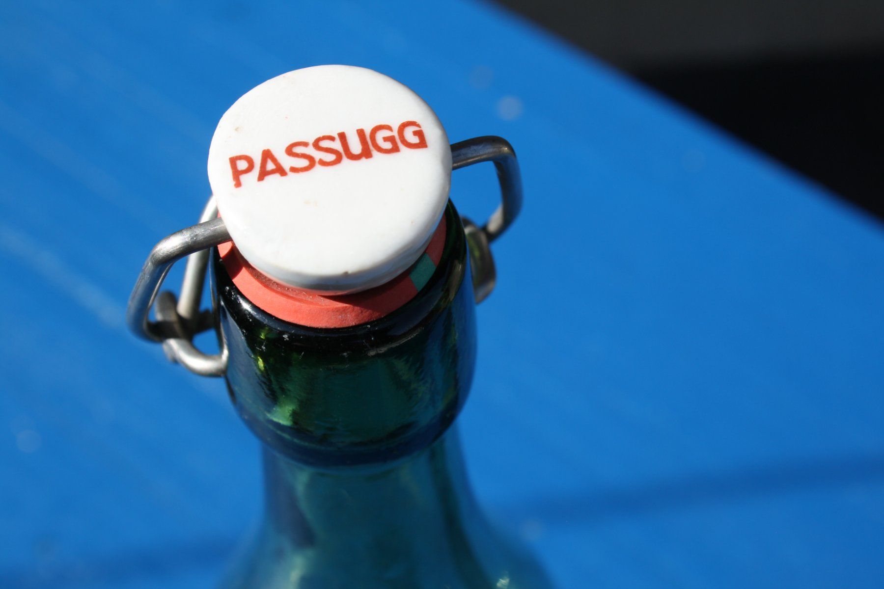 Verres, cruches & bouteilles: PASSUGGER BÜGELFLASCHE – D'occasion à Wauwil par Pneuedy 1
