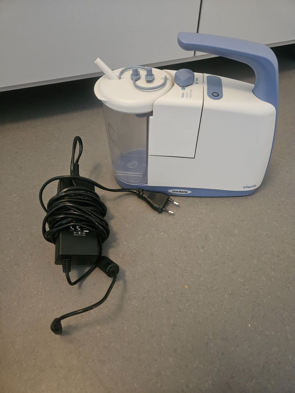 Attrezzature mediche: Medizinisches Absauggerät – Usato da Rüti ZH venduto da looren94
