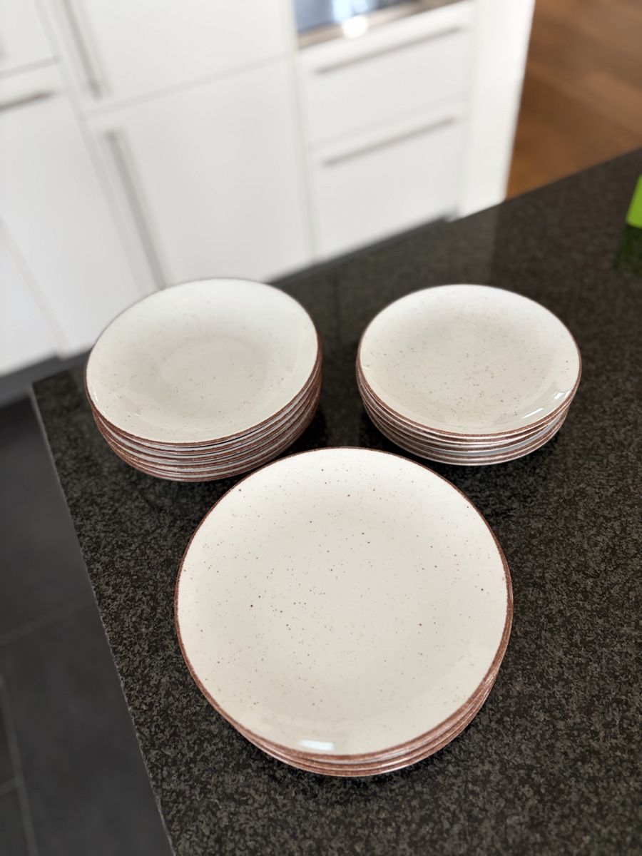Migros Set di piatti: Creatable Vintage Nature Teller Set, 18-teilig – Nuovo (secondo la descrizione) da Wiler (Lötschen) venduto da Nad4