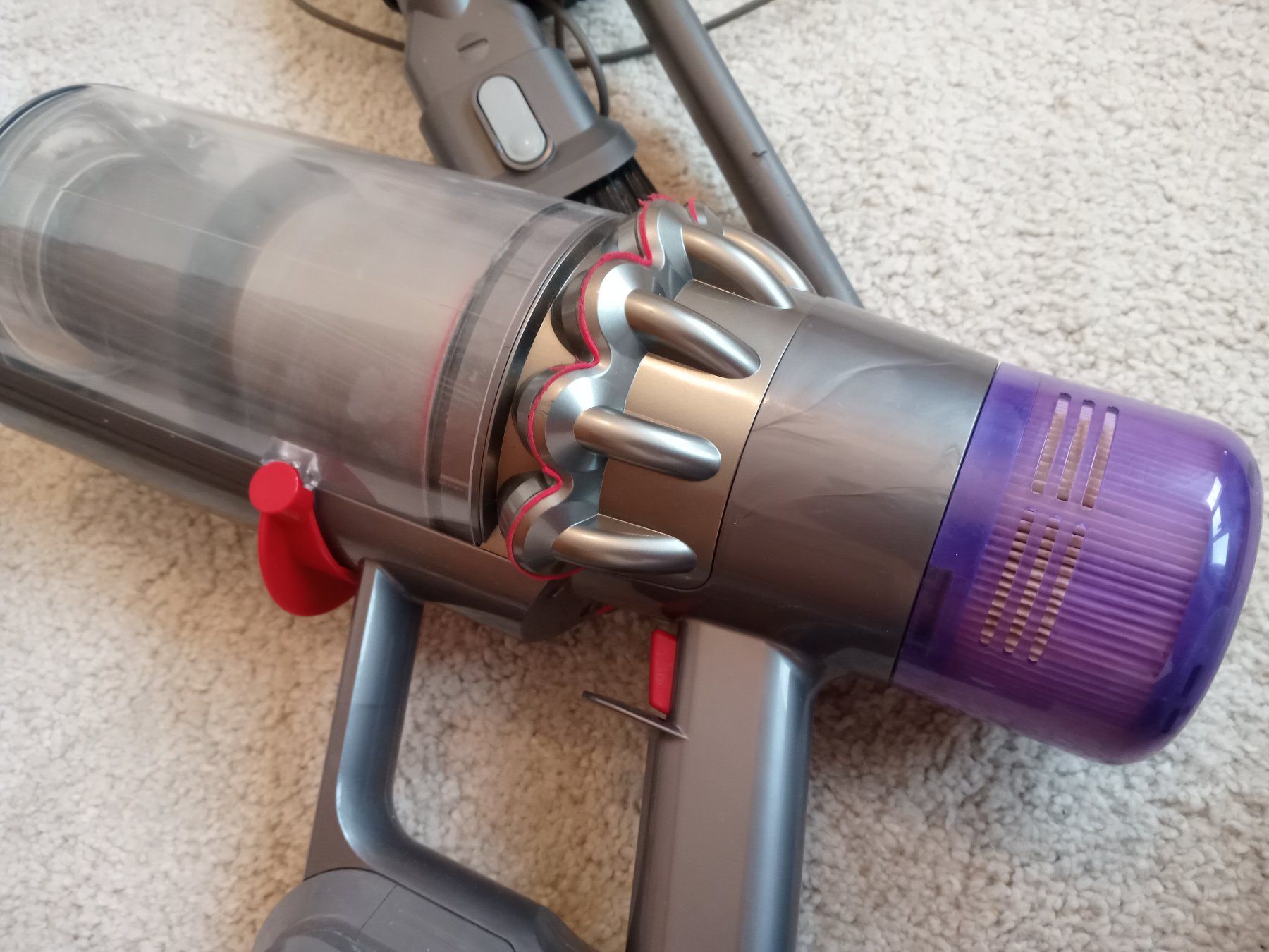 Dyson Aspirapolveri & Accessori: Dyson V11  Staubsauger – Usato da Prez-vers-Siviriez venduto da Monija70 9