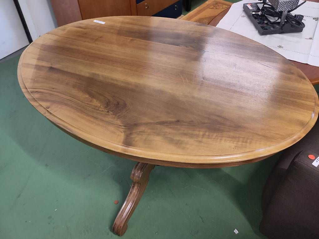 Tavoli: Massivholz Tisch Oval – Usato da Pratteln venduto da Cartonsducoeur_bl 2
