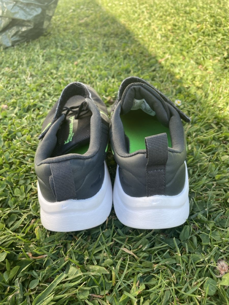 Nike Schuhe für Jungen: Scarpe  – Gebraucht aus Erlenbach ZH von van_st5g 1