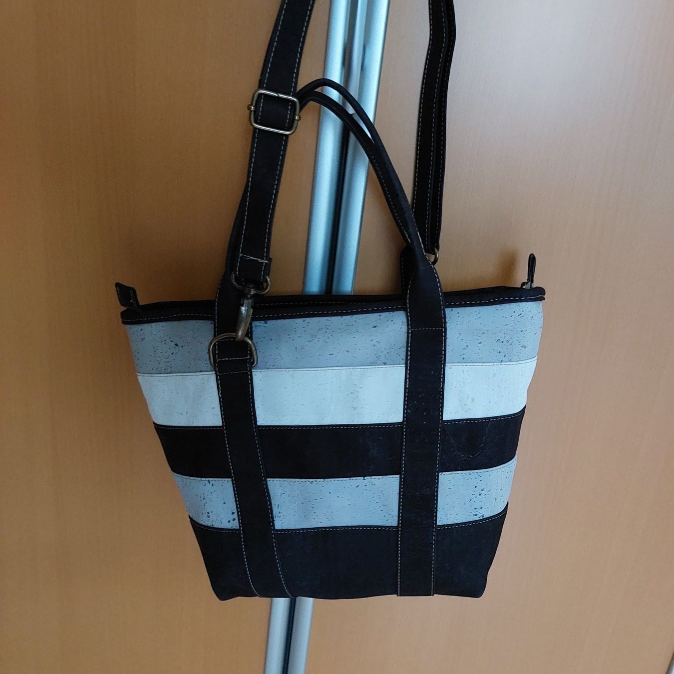 Taschen für Damen: Korktasche NEU – Neu und originalverpackt aus Frauenfeld von Rolsy 1