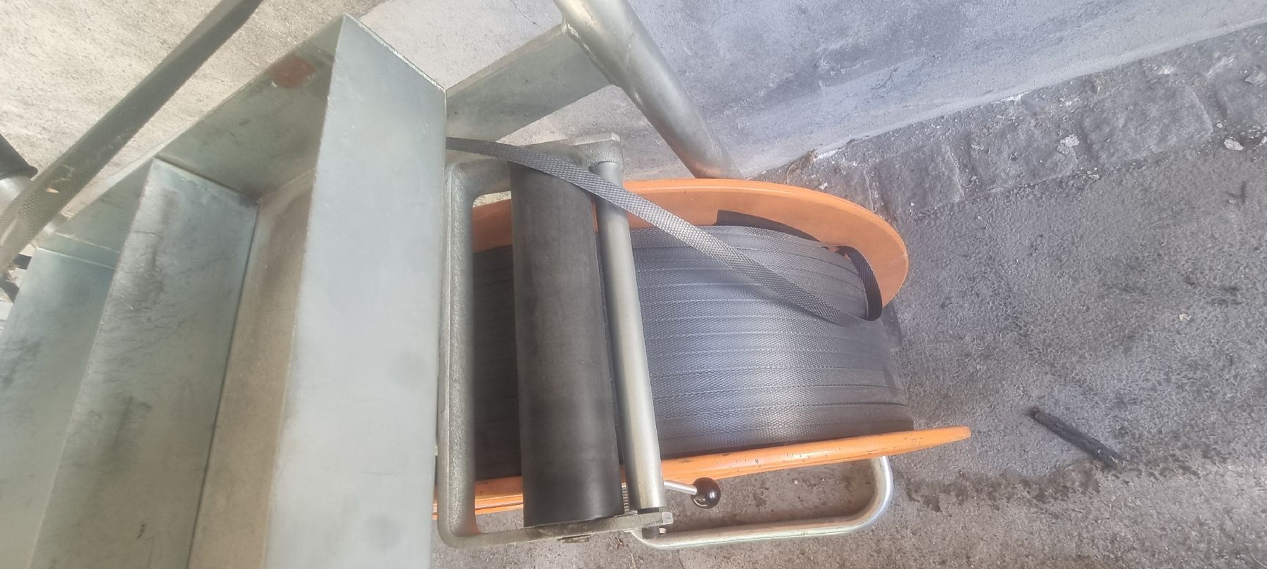 Bindegeräte: Bandabroller – Gebraucht aus Gossau SG von zagoor 1