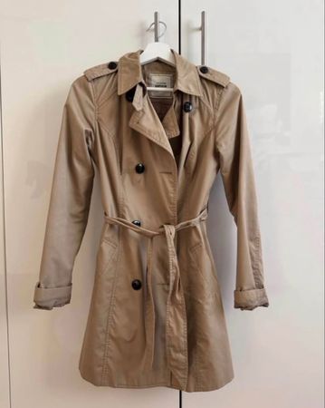 Mantel Trenchcoat beige