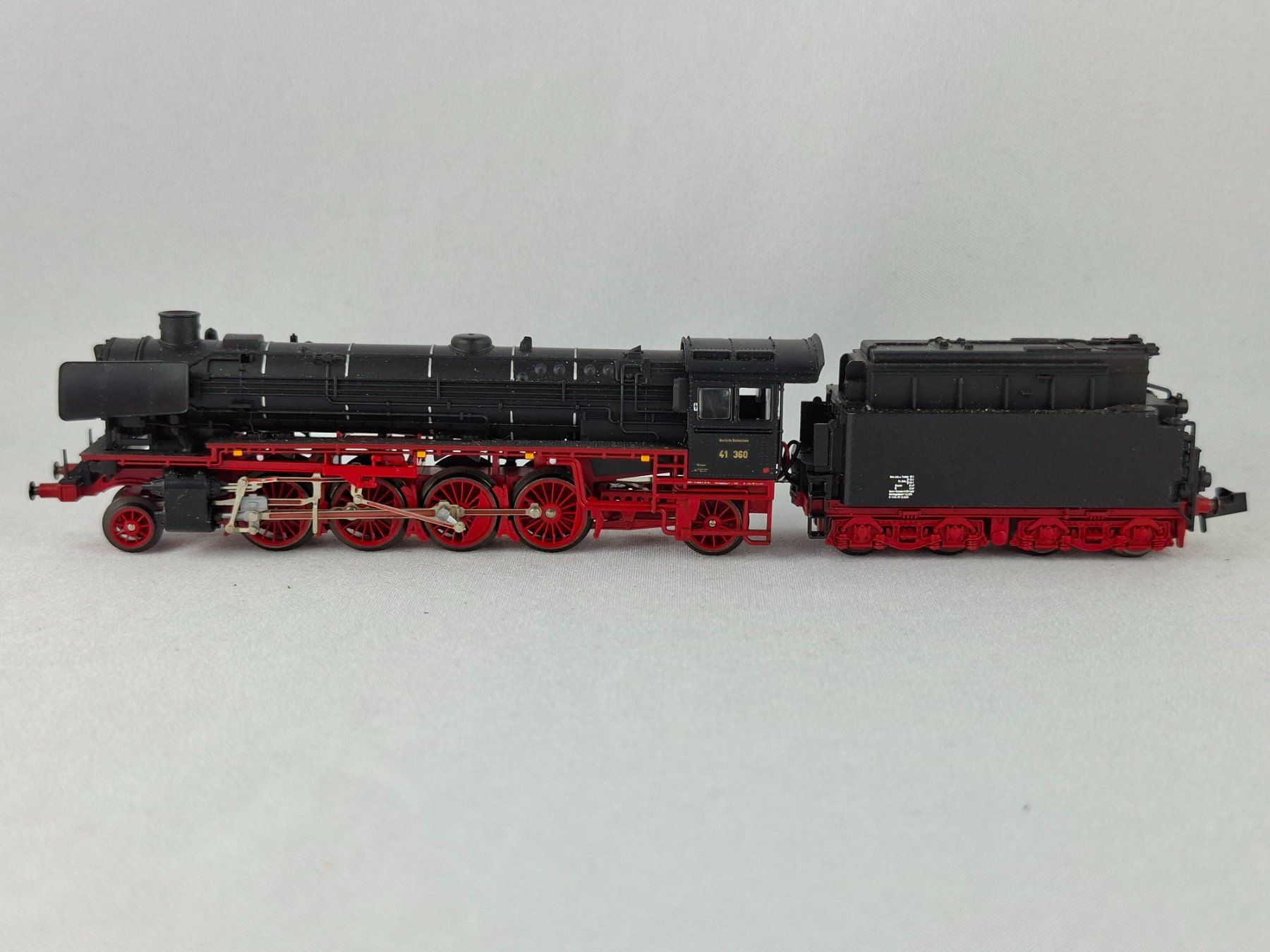 Modellini di ferrovie: Minitrix 12838 DB Dampflok mit Witteblechen BR 41 (DHL) – Usato da Birr venduto da waruco 2