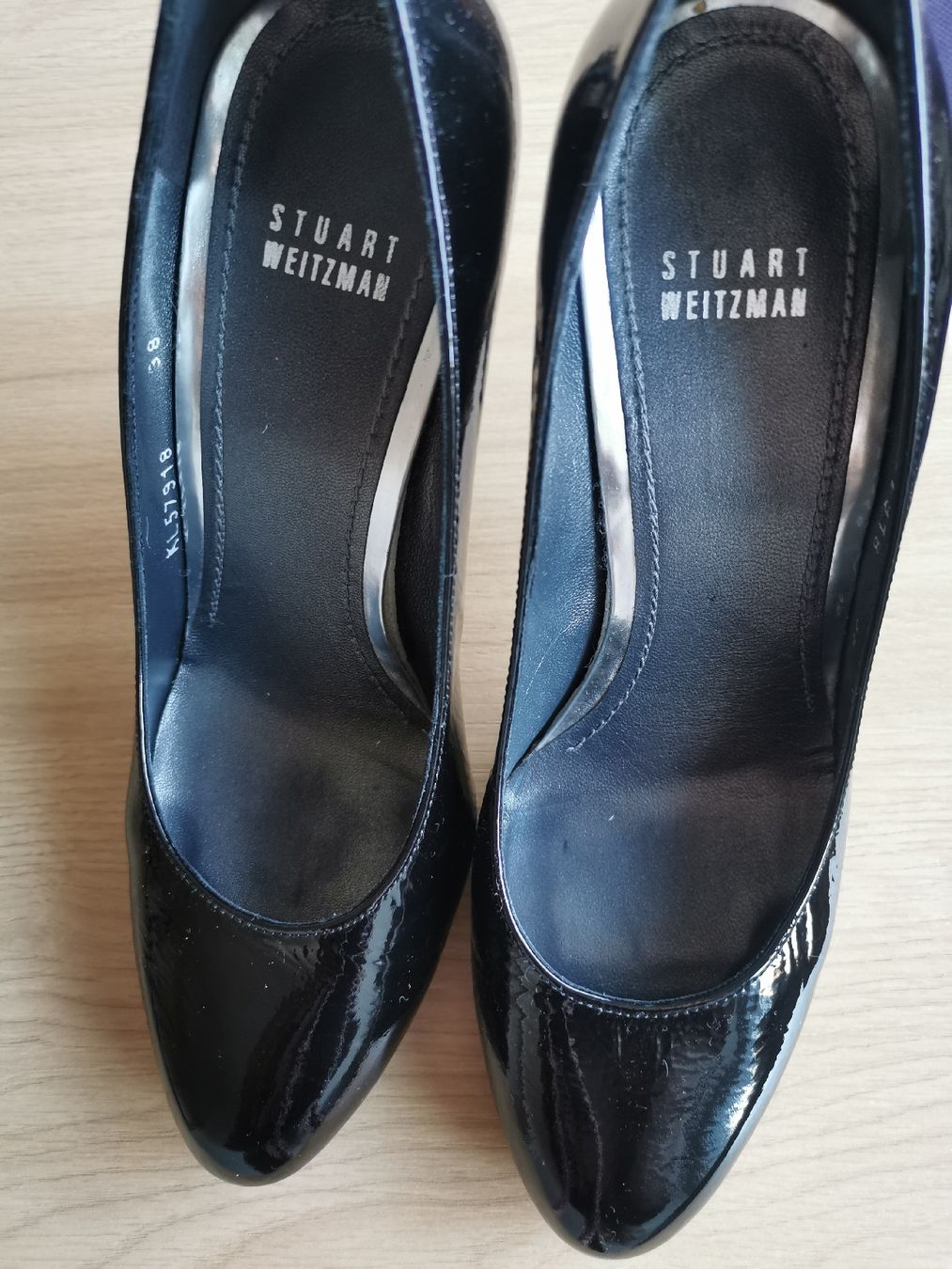 Stuart Weitzman Scarpe da donna: Schwarze Lack Pumps Stuart Weitzman Logosonny Gr. 38 – Usato da Zürich venduto da ann_9bjc 6