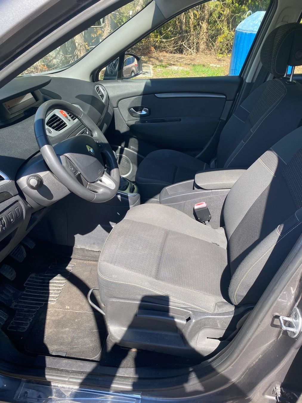 Automobili: Renault Scenic – Usato da Steinhausen venduto da emi014 4