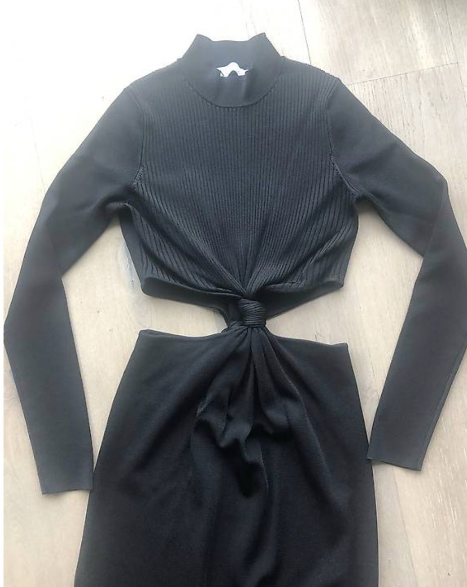 Vestiti: Neuwertiges Cut-Out Kleid – Usato da Kilchberg ZH venduto da Anie. 2
